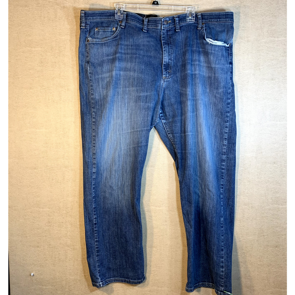 Wrangler Jeans Men's Size 46x30 Relaxed Fit Straight Leg Cotton Blend Blue